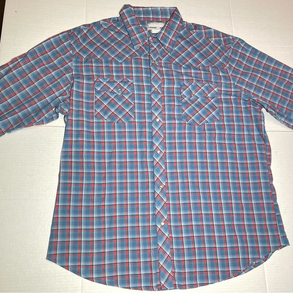 Wrangler Pearl Snap Men's Blue and Red Plaid Button Down Shirt